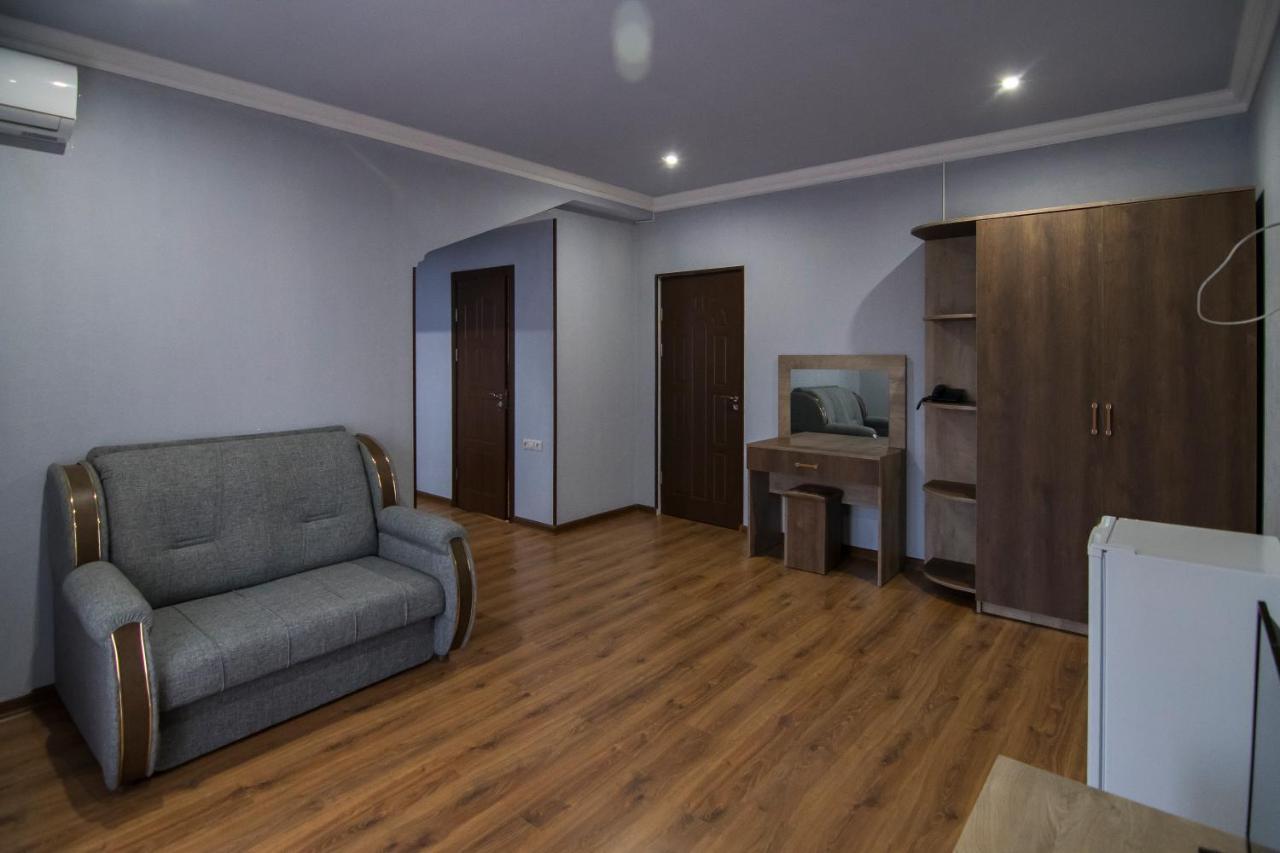 Afa Hotel & Guest House Yerevan Exterior foto