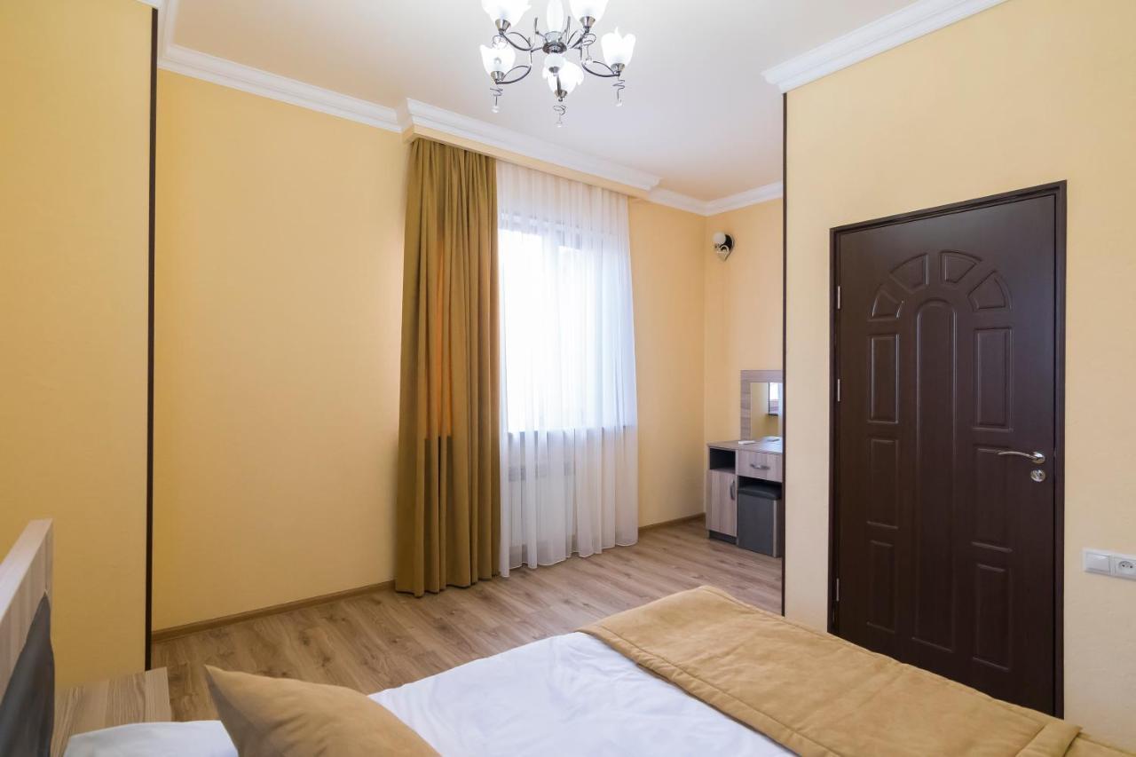 Afa Hotel & Guest House Yerevan Quarto foto